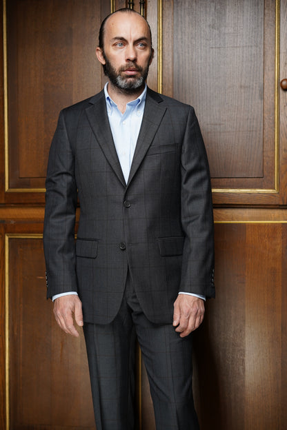 Costume tradition gris carreaux fenêtres CTH210