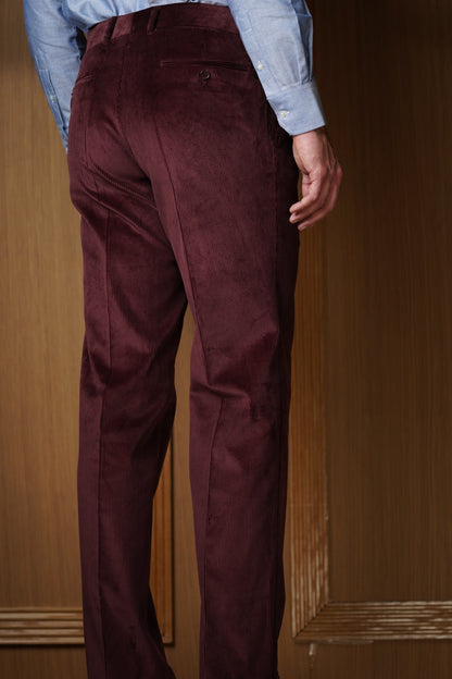 Pantalon en velours bordeaux à pinces