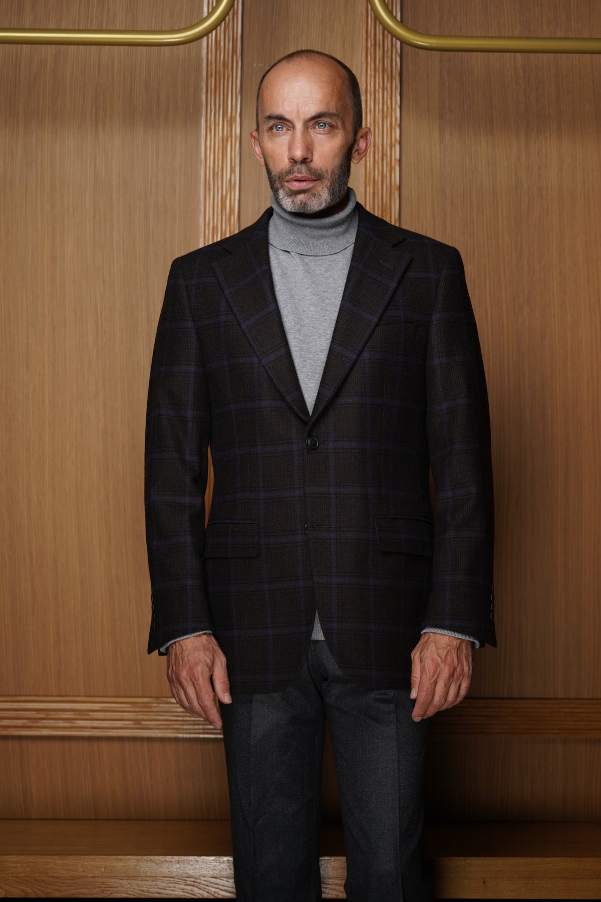 Veste en Pure Laine à Carreaux Discrets – Noir Ébène & Bleu Nuit VGH104